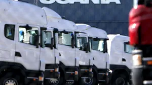 Scania opreşte producţia în Europa timp de o lună