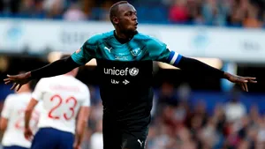 Fotografia „arogantă” folosită de Usain Bolt pentru a susţine distanţarea socială