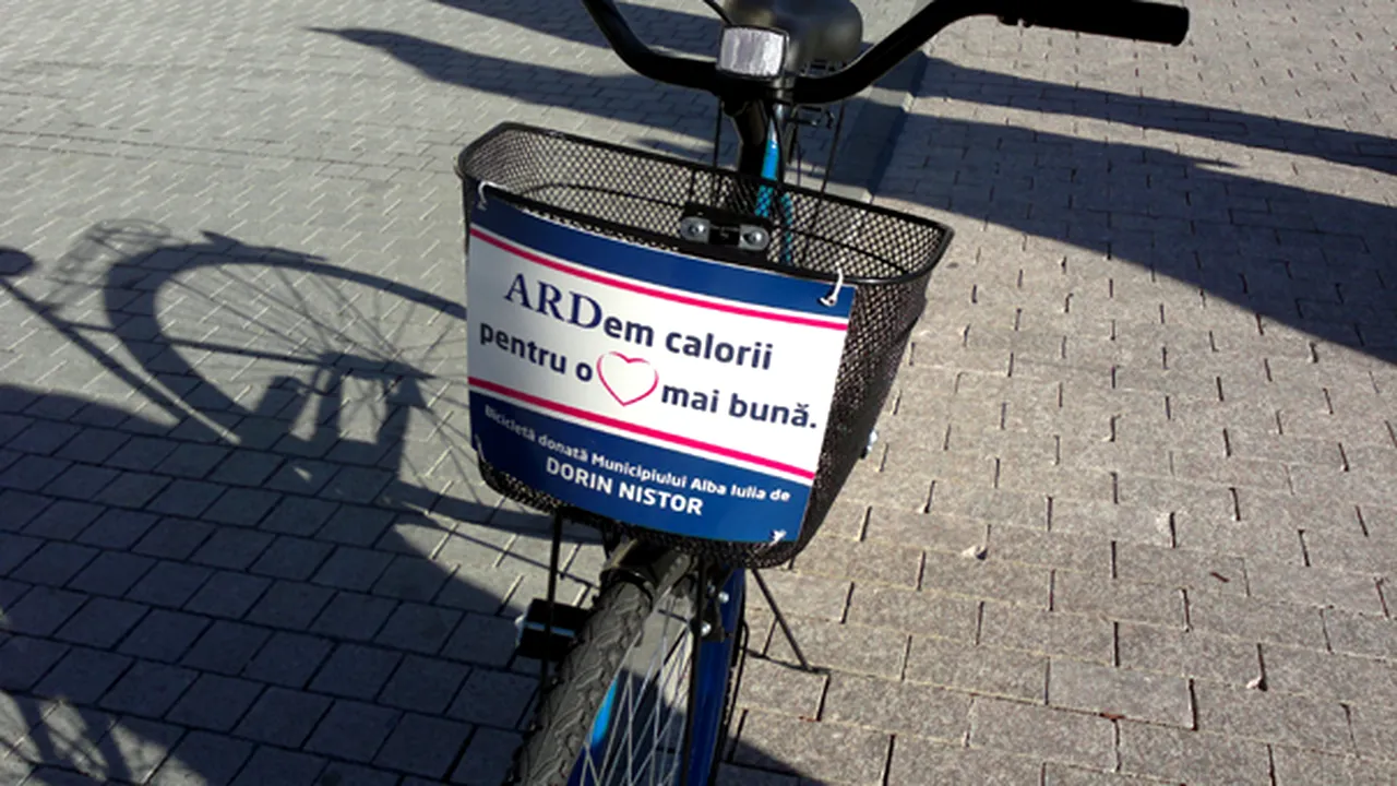 Biciclete cu însemne ARD, oferite cadou municipalităţii din Alba Iulia de un candidat la Parlament - FOTO