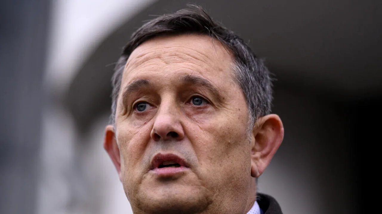 Piperea (AUR): Toate partidele de sistem mimează guvernarea și reforma, în timp ce țara se scufundă