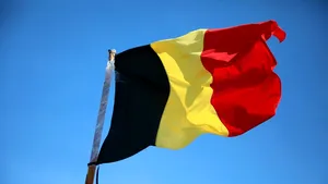 Cum a reușit Belgia să convingă 3.000 de tineri și tinere de 17 ani să se înroleze în armată