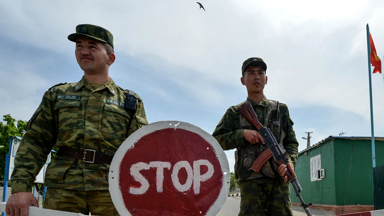 Tensiunile dintre Kirghizstan şi Tadjikistan se accentuează pe fondul ciocnirilor de la graniţă