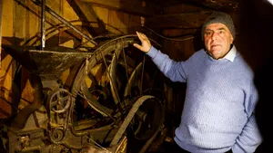 Ultima piuă de ulei din Gura Râului, o poveste de leac şi tradiţie la poalele Cindrelului