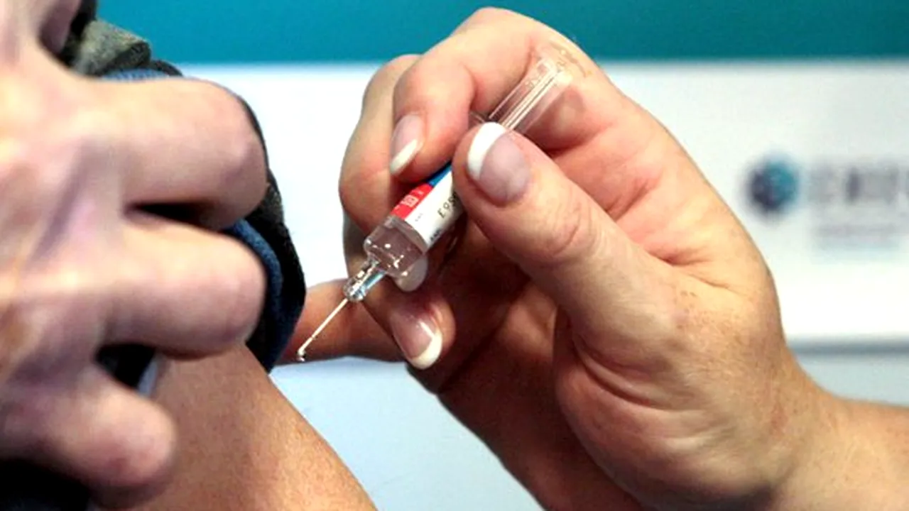 ​Peste 880.000 de români s-au programat la vaccinare în primele 11 zile din etapa a doua. Peste 63% din aceştia sunt vârstnici şi bolnavi cronici
