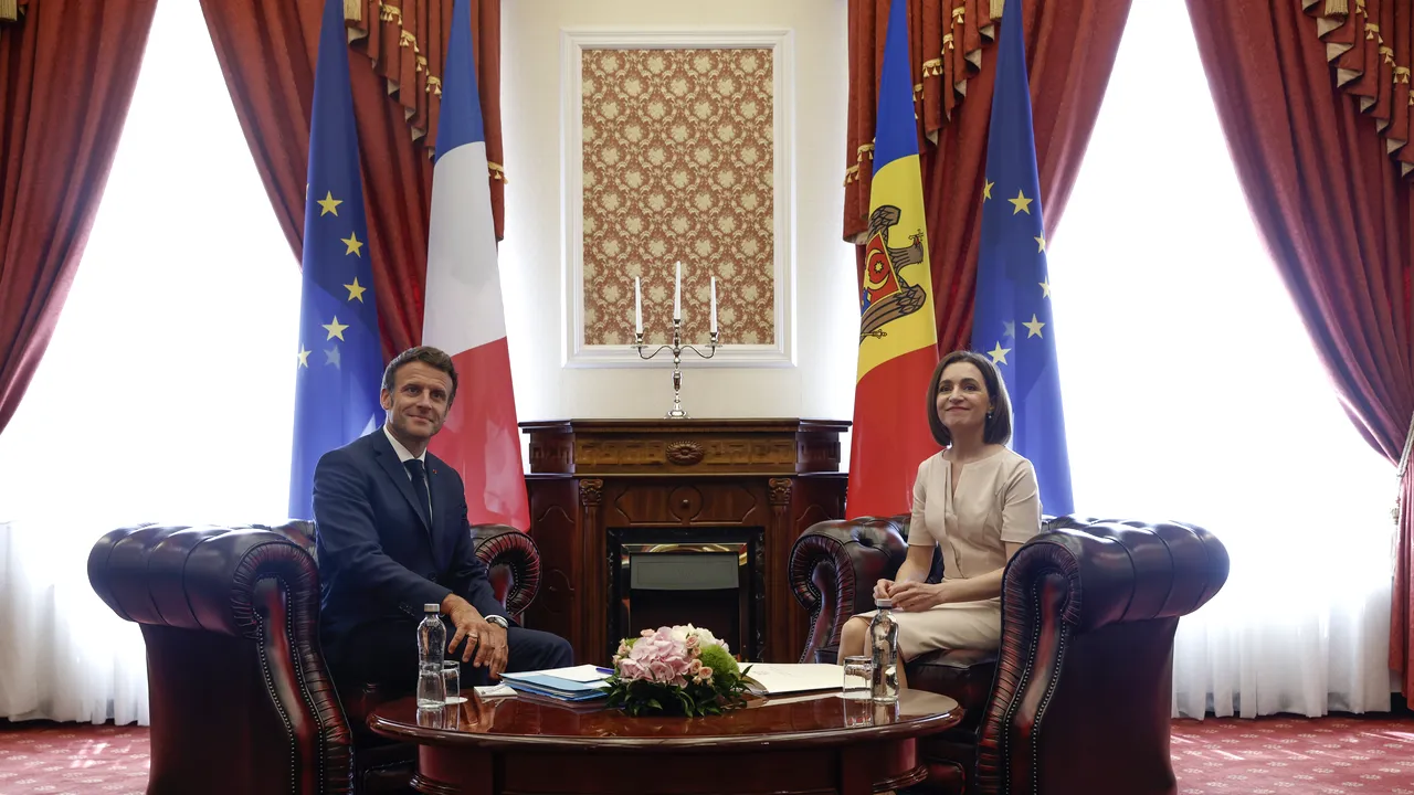 Macron a declarat la Chişinău că cererea Republicii Moldova de aderare la UE este 