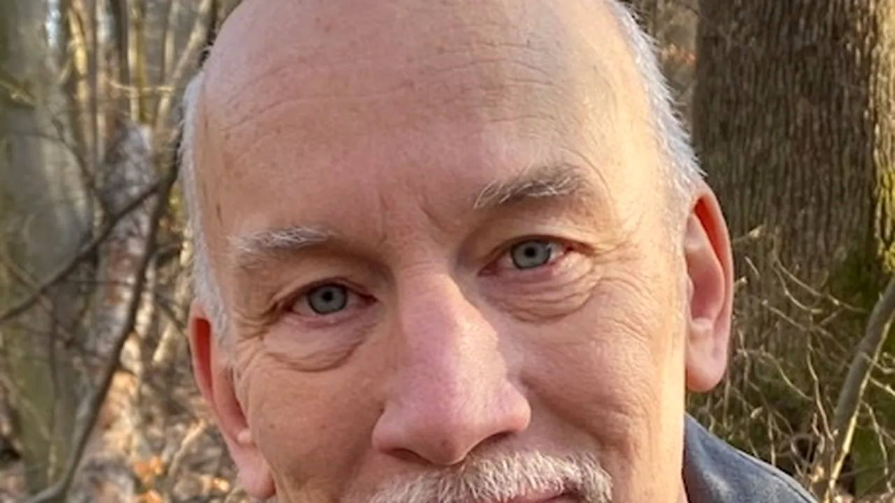 Dr. Emil Toescu, PhD (Oxford), de la Universitatea Birmingham din Marea Britanie, predă în România