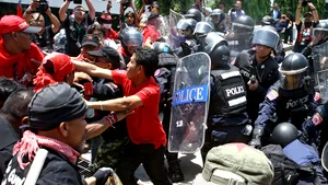 Guvernul thailandez decretează stare de urgenţă