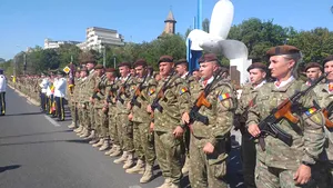 Ceremonii militare la Galaţi în cinstea soldaţilor care s-au întors acasă din Afganistan | FOTO