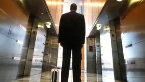 Mii de şefi de companii din Grecia vor să se angajeze în străinătate