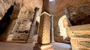 Rogobete îl invită pe Ghinea la Muntele Athos, după ce l-a ironizat pe Facebook