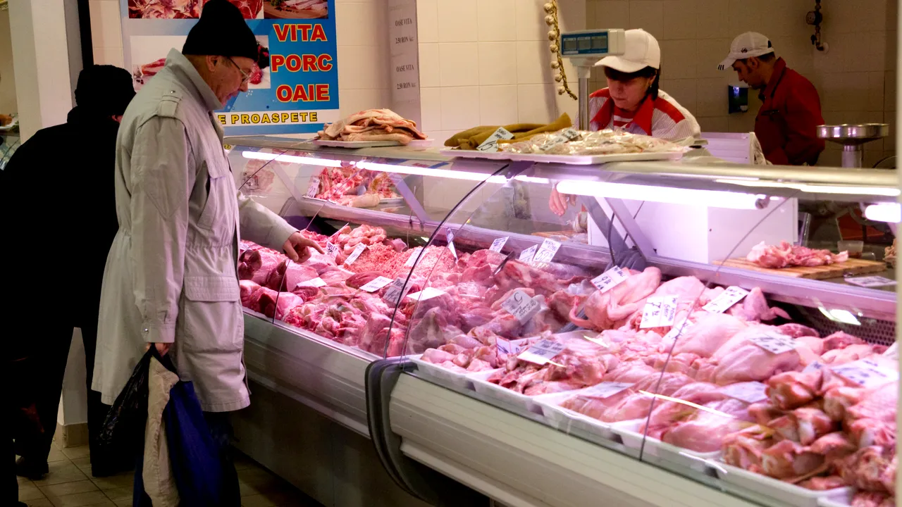 Preţul cărnii de porc va creşte cu 15-30%, începând din aprilie