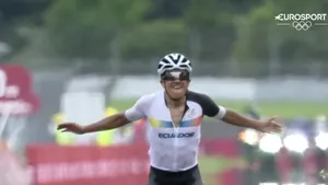 O primă mare surpiză la Jocurile Olimpice. Ecuadorul cucereşte a doua medalie de aur din istoria prin Richard Carapaz