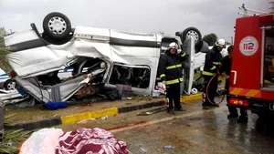 Cel puţin trei morţi şi 10 răniţi, după răsturnarea unui autobuz cu turişti, în Turcia