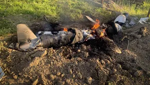 Războiul din Ucraina, ziua 450. Rusia susţine că a lovit un depozit de muniţie cu uraniu, iar norul radioactiv se îndreaptă spre Europa. Polonia neagă urgenţa / Zelenski a plecat într-un alt turneu mondial, de această dată în afara Europei / Şeful Ucrainei i-a muştruluit pe arabi: unii aţi închis ochii / Întâlnire Biden-Zelenski