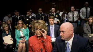 Democrata Gabrielle Giffords, împuşcată în cap acum doi ani, şi-a mustrat colegii în Congres pentru lipsa de acţiune privind armele de foc