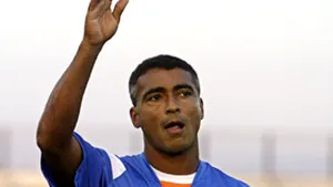 Romario şi-a anunţat retragerea