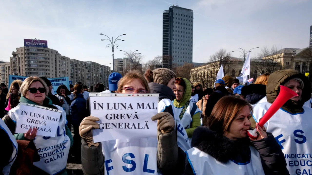 Sindicaliștii din învățământ protestează în fața Ministerului Educației. Ce nemulțumiri au