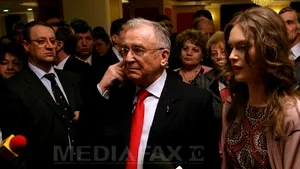 Iliescu, la 81 de ani, ovaţionat de 1000 de social-democraţi, la o petrecere 