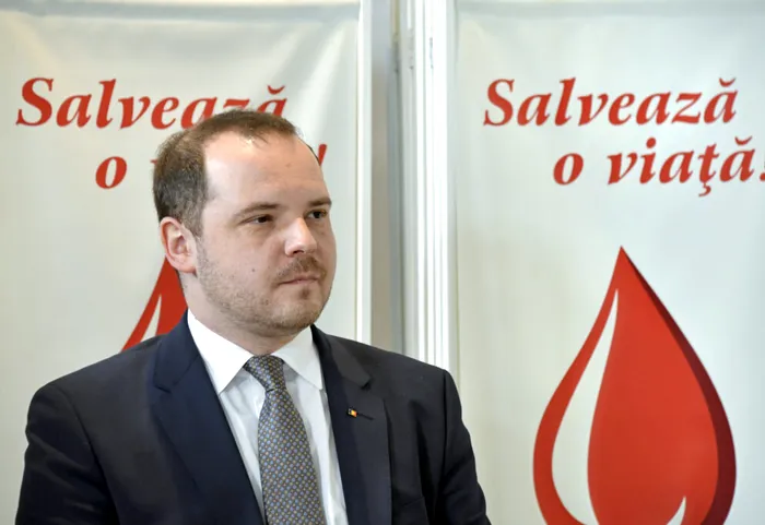 SĂNĂTATE Alexandru Rogobete despre introducerea vaccinării anti-HPV în farmacii: „Este posibil și îmi doresc să-l extindem”. Ce declară despre vaccinarea împotriva rufeolei