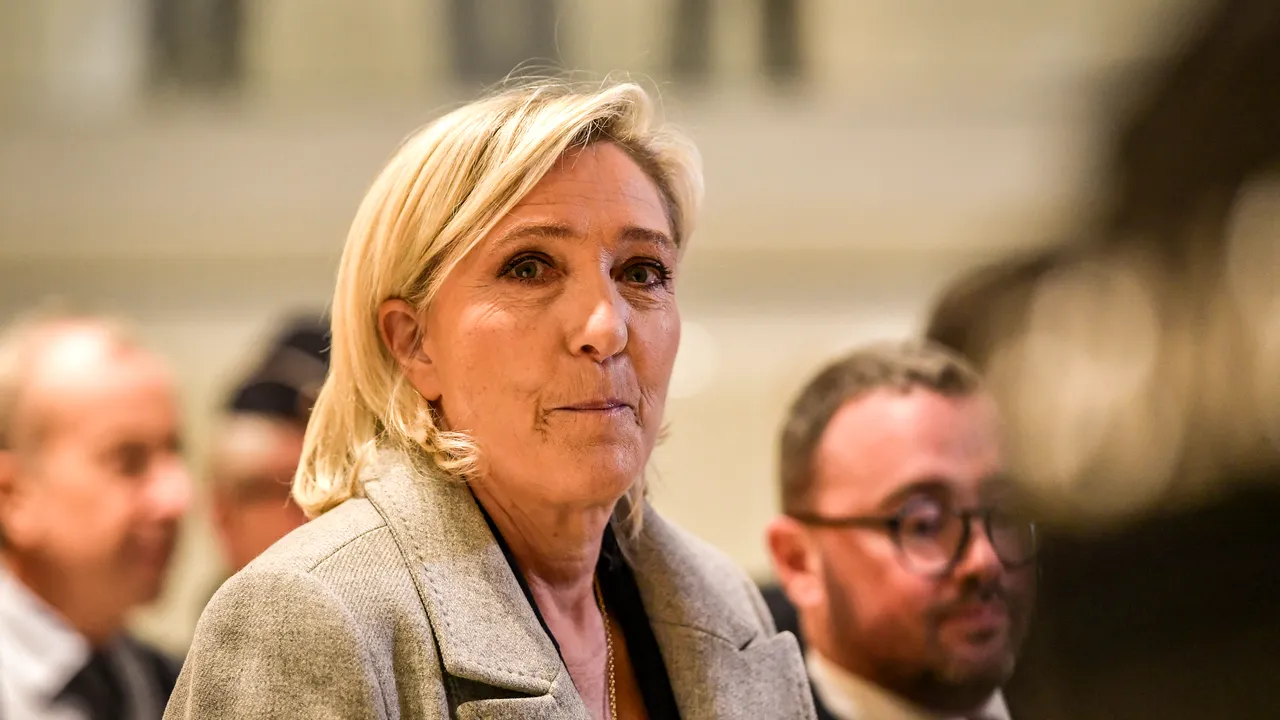 Marine Le Pen neagă infracţiunile la procesul privind deturnarea de fonduri UE