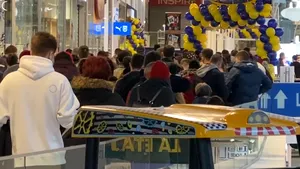 VIDEO Aglomeraţie la promoţii, fără distanţare, la inaugurarea unui magazin în Craiova. Poliţiştii au dat 20 de amenzi