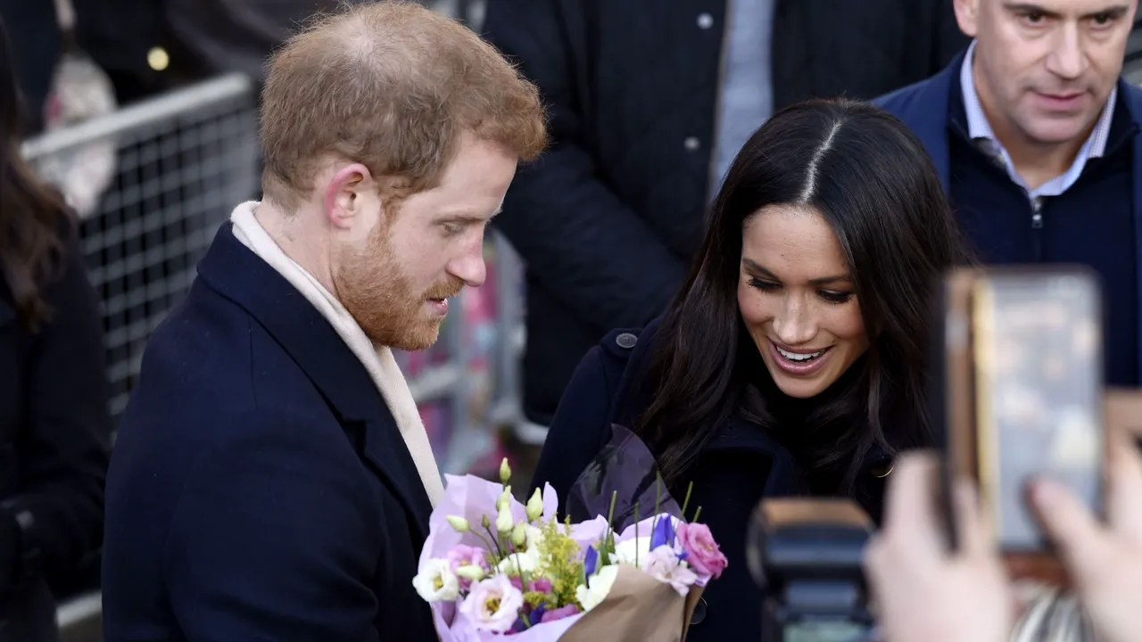 NUNTA REGALĂ 2018 | Prinţul Harry şi Meghan Markle: poveste de dragoste la prima vedere
