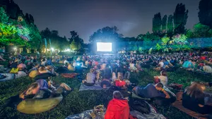 Cu pătura de picnic în unul dintre cele mai mari parcuri din Bucureşti. Două seri cu filme, sub cerul liber