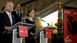 William Hague şi Angelina Jolie organizează un summit ce vizează violurile comise în timp de război