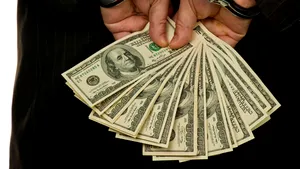 Un anchetator rus a fost reţinut în timp ce primea un milion de dolari mită