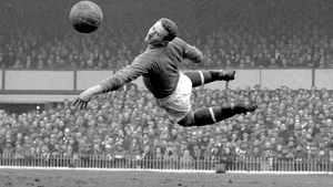 Harry Gregg, fost portar de la Manchester United şi erou al accidentului aviatic de la Munchen, a murit