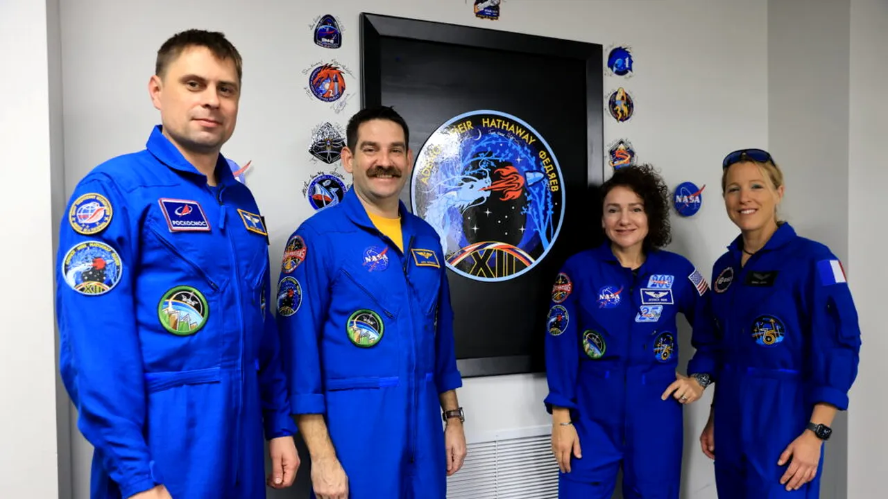 Patru noi astronauți ajung la Stația Spațială Internațională pentru a înlocui echipajul evacuat al NASA