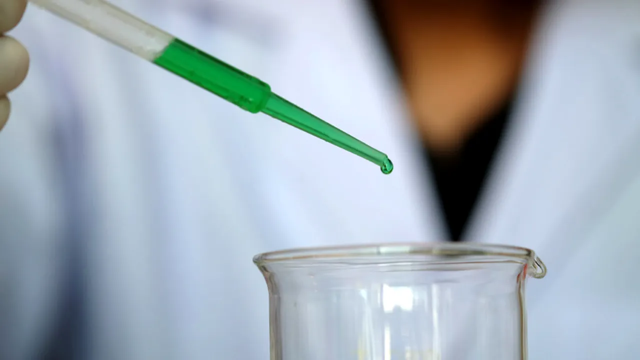 Isterie după moartea unei cercetătoare din Rusia. Există un risc de război biologic? Reacția expertului italian