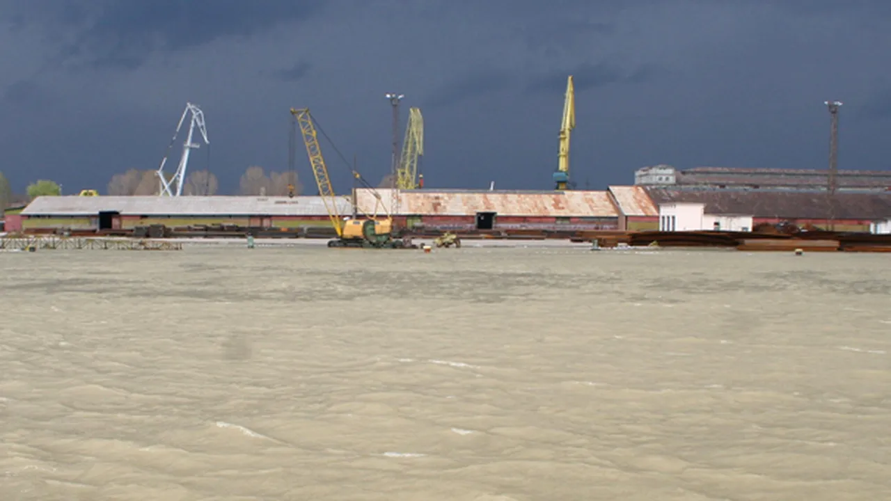 Vârf de viitură pe Dunăre, la intrarea în România