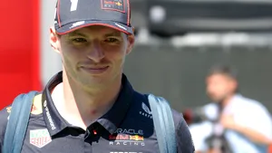Verstappen pedepsit cu 10 secunde după ce l-a lovit pe Russell la GP Spaniei