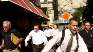 FOTO: A supravieţuit atacului din 11 septembrie, dar a fost răpus de coronavirus. Bărbatul apare într-o fotografie celebră