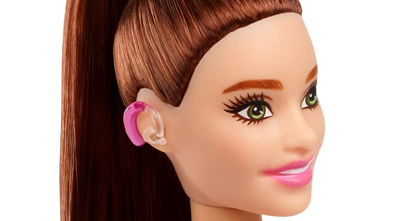 Diversitate în lumea Barbie. Noua păpuşă va avea aparat auditiv