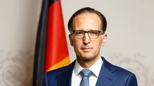 Noul ambasador al Germaniei la Bucureşti şi-a preluat mandatul. Cine este Peer Gebauer