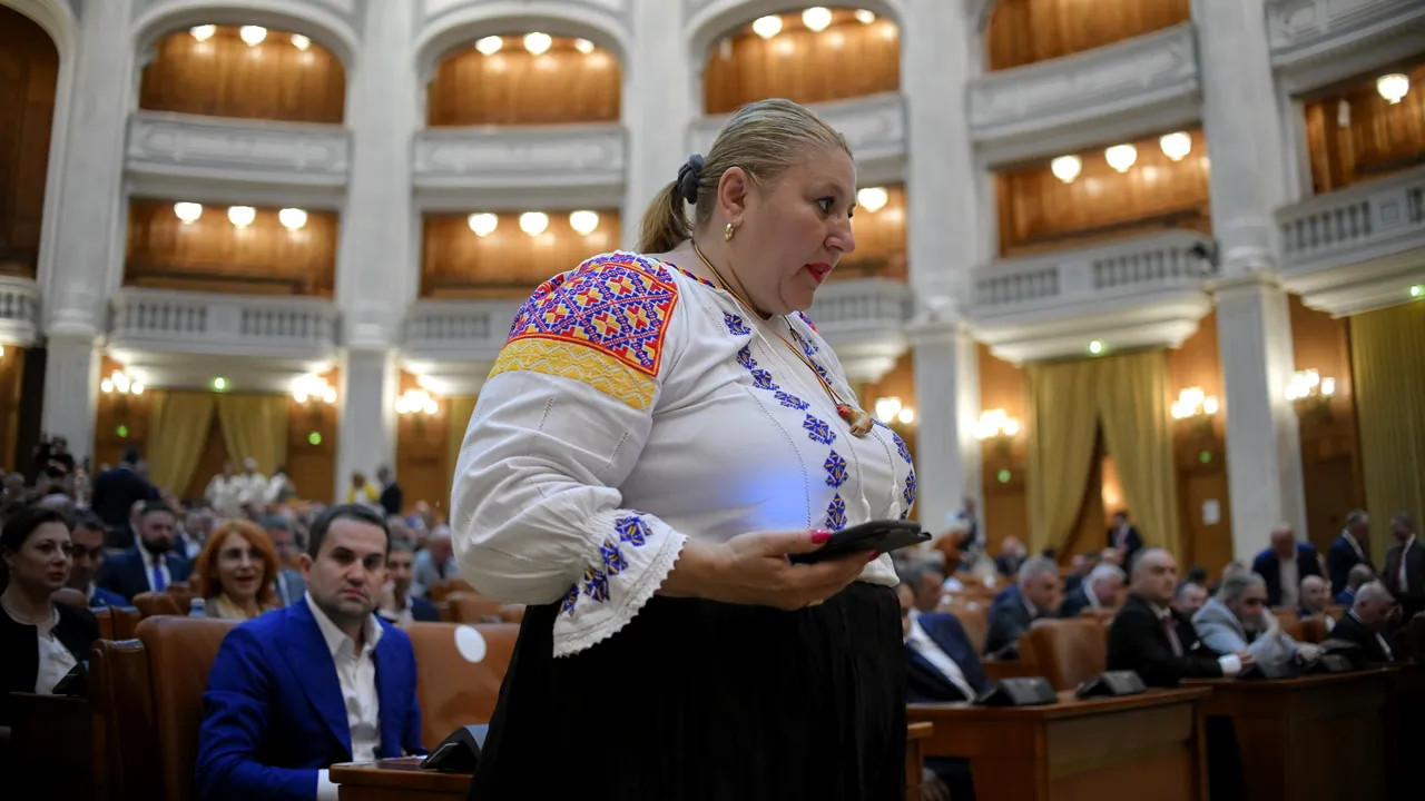 Candidatura Dianei Şoşoacă la alegerile prezidenţiale, respinsă de judecătorii CCR