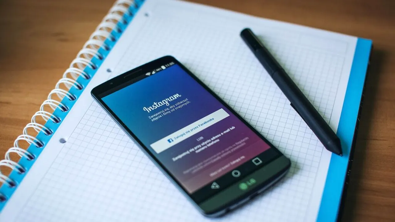 Instagram va notifica părinții dacă adolescenții caută „în mod repetat” termeni legați de sinucidere