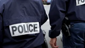 FOTO, VIDEO | Paris: O maşină a intrat în mulţime, pe terasa unei pizzerii. O fetiţă a murit şi 12 persoane au fost rănite/ Autorităţile exclud ipoteza unui act terorist