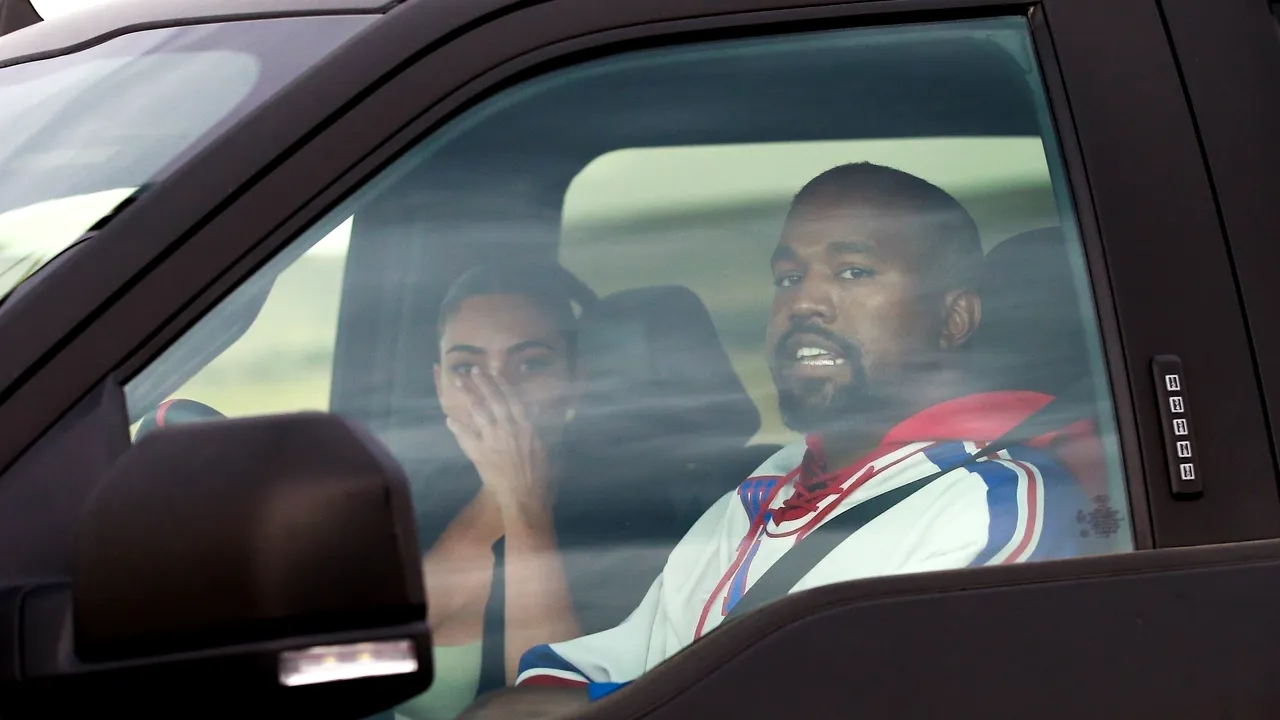 Cuplul Kardashian-West sunt despărţiţi dar împreună! Proiectele personale le-au umbrit căsnicia