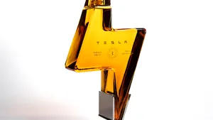 A apărut tequila lui Elon Musk. Cu cât se vinde o sticlă