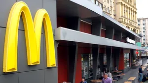 McDonald’s majorează cu 21% salariul de intrare în companie