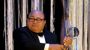 Danny DeVito, nud într-un show TV