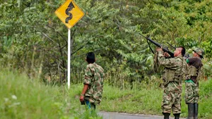 Gruparea marxistă Forţele Armate Revoluţionare din Columbia a anunţat intrarea în vigoare a unui armistiţiu definitiv, punând capăt unui război de gherilă ce dateză de 52 de ani