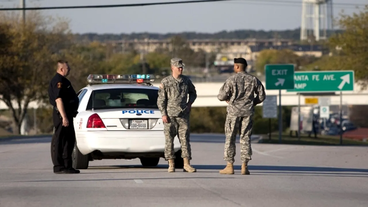Comunicaţiile suspectului de la Fort Hood, monitorizate înaintea producerii atacului