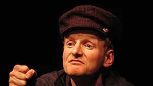 Richard Bovnoczki, într-un one-man show, la Teatrul Nottara