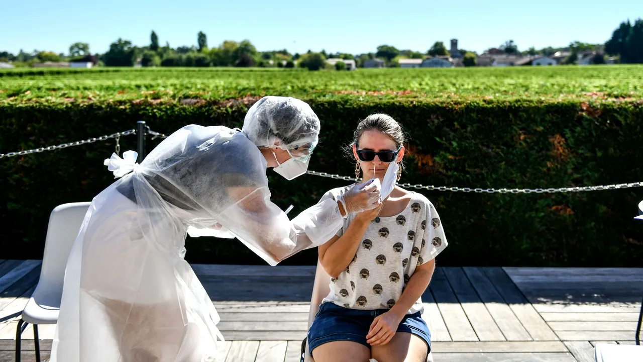 COVID-19 în lume, 19 noiembrie. Franţa depăşeşte pragul de două milioane de infecţii . Primele vaccinuri  şi „imunitatea de turmă”