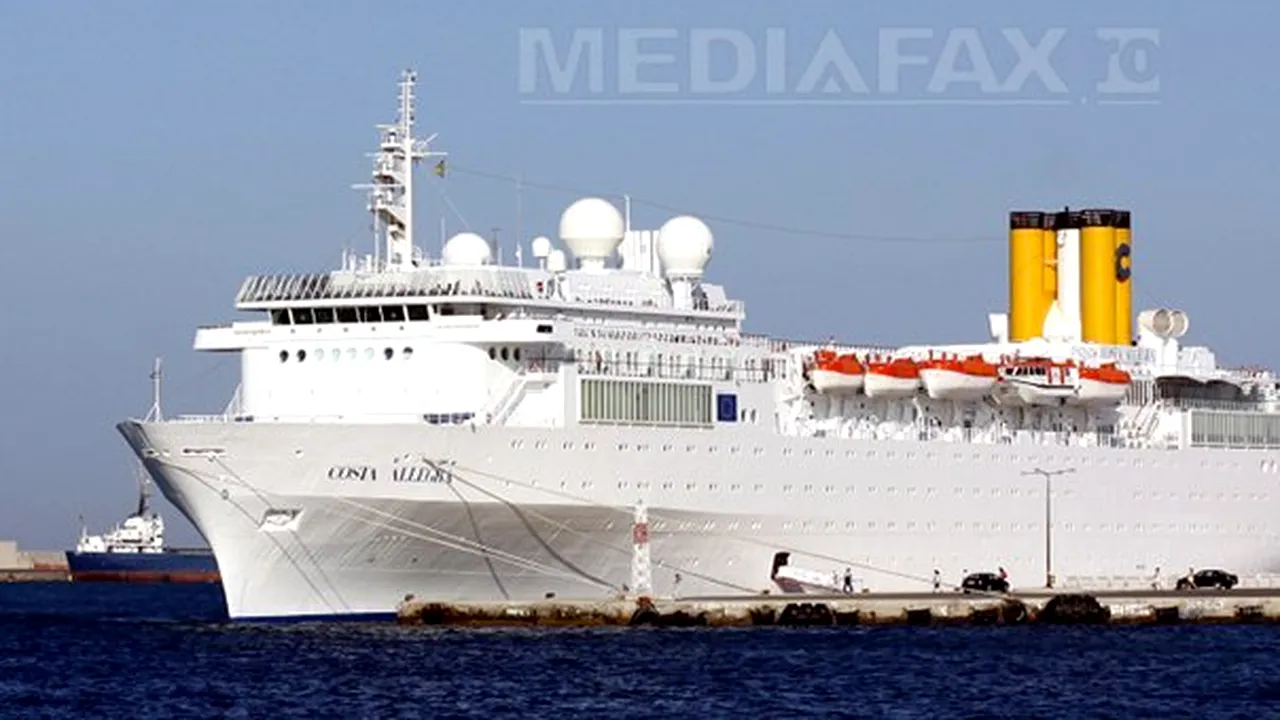 Doi români sunt la bordul vasului de croazieră care pluteşte în derivă în Oceanul Indian