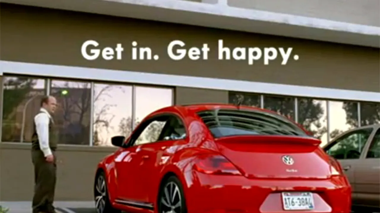 Super Bowl 2013: Volkswagen îşi menţine decizia de a difuza o reclamă, considerată  